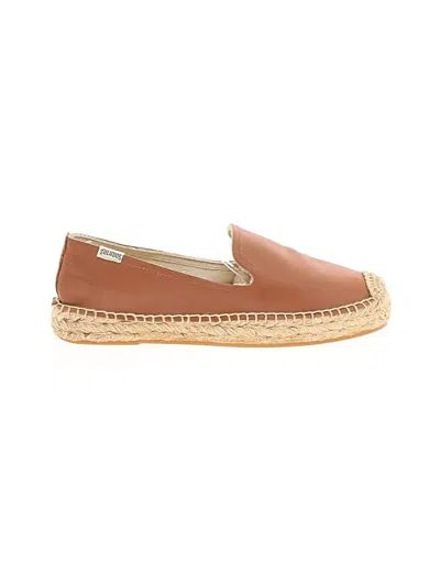 Pre-owned Soludos Flats In Tan