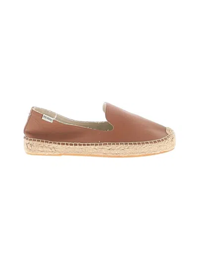 Pre-owned Soludos Flats In Tan