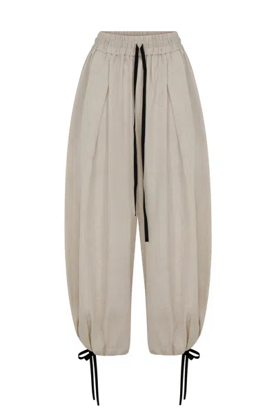 Somme Slovi Women's Neutrals / White Moire Wide-leg Gather Pants