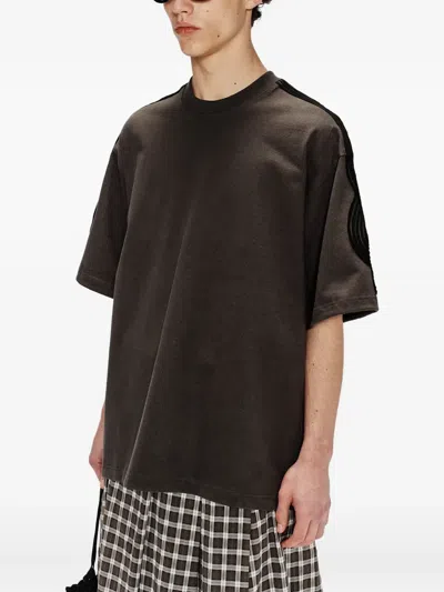 Song For The Mute Embroidered Shoulder-detail T-shirt In 黑色