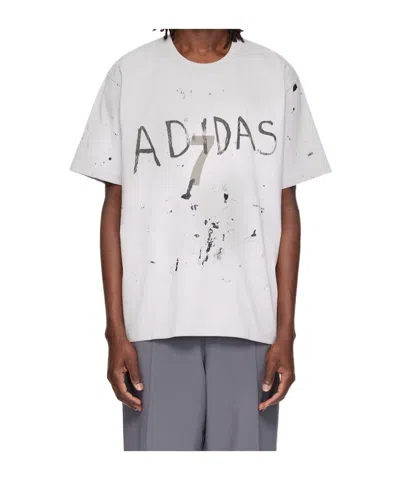 Song For The Mute X Adidas 007 Logo-print Paint-splatter T-shirt In Neutral