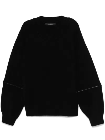 Songzio Ribbed V-neck Sweater In Black