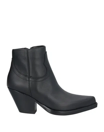 Sonora Woman Ankle Boots Black Size 7 Leather