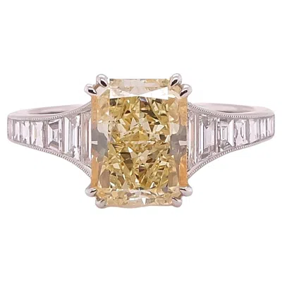 Pre-owned Sophia D . 2.50 Carat Fancy Light Yellow Diamond Ring Set In Platinum