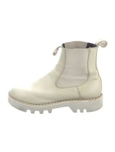 Pre-owned Sophie D'hoore Leather Chelsea Boots In Neutral