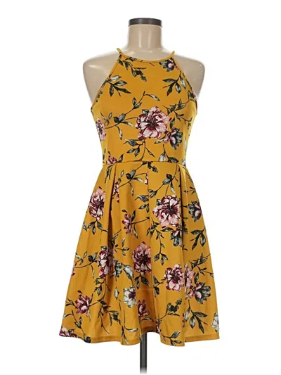 Pre-owned Soprano Casual Dress In Yellow