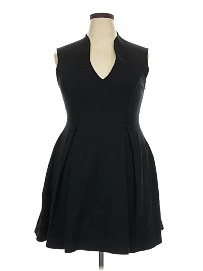 Pre-owned Soprano Cocktail Dress In Black