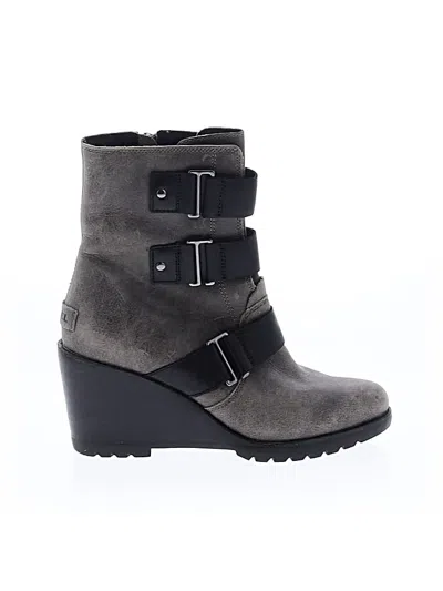 Pre-owned Sorel Boots In Gray