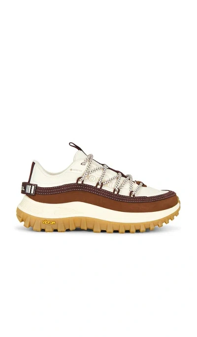 Sorel Callsign Horizon Low Gore-tex 스니커즈 In Snow & Dark Auburn