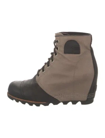 Pre-owned Sorel Canvas Lace-up Boots In Black