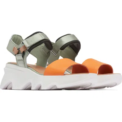 Sorel Kinetic™ Y-strap Sandal In Safari/dreamy