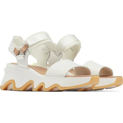 Sorel Kinetic™ Y-strap Sandal In Sea Salt/radiation