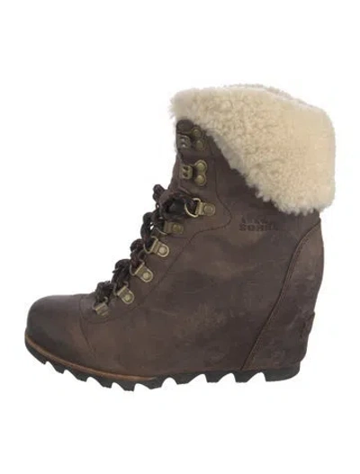 Pre-owned Sorel Leather Fur Trim Hiking Boots In Brown