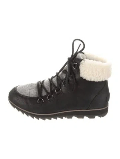 Pre-owned Sorel Leather Fur Trim Snow Boots In Black