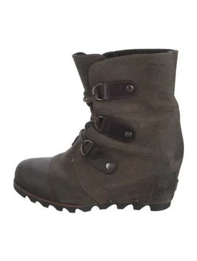 Pre-owned Sorel Leather Lace-up Boots In Green