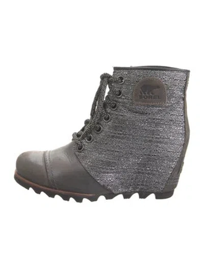 Pre-owned Sorel Leather Patterned Combat Boots In Silver