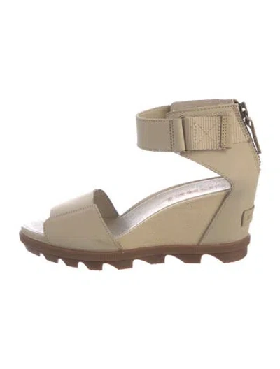 Pre-owned Sorel Leather Sandals In Neutral