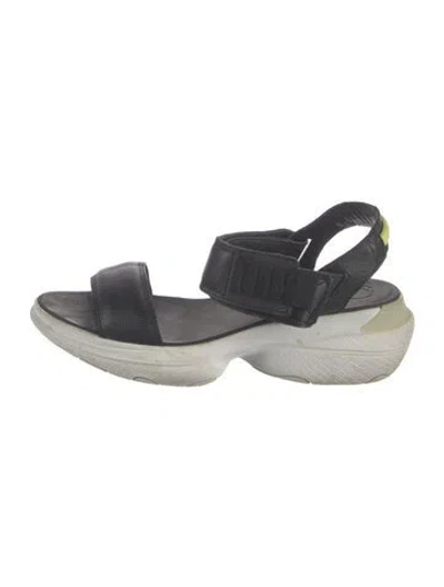 Pre-owned Sorel Leather Sandals In White