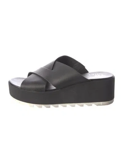 Pre-owned Sorel Leather Slides In Black