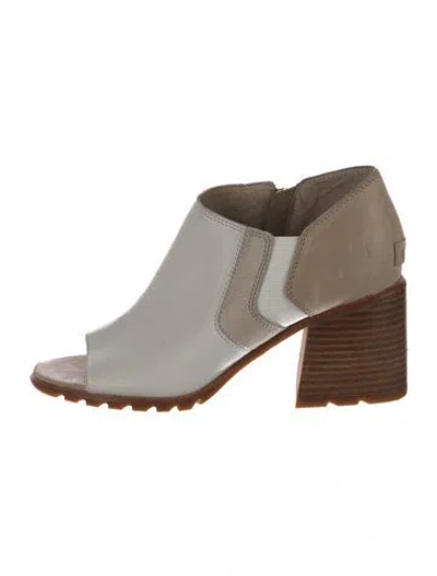 Pre-owned Sorel Leather Slingback Sandals In Gray