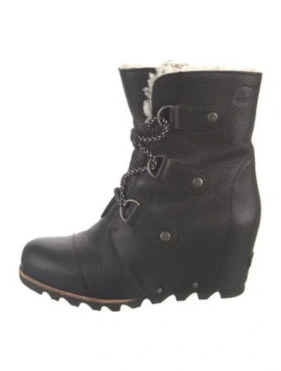 Pre-owned Sorel Leather Snow Boots In Black