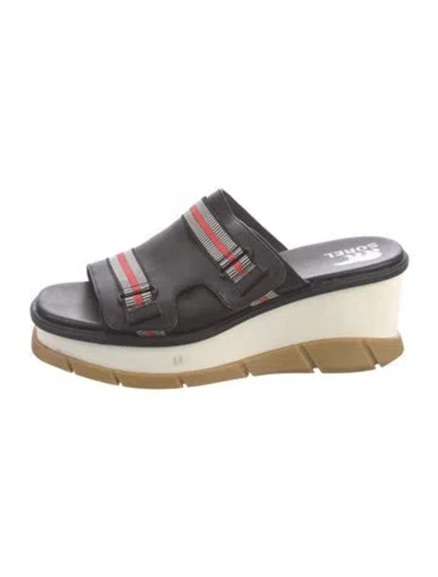 Pre-owned Sorel Leather Striped Slides In Black