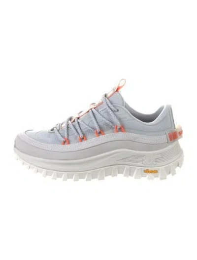 Pre-owned Sorel Nylon Sneakers In White