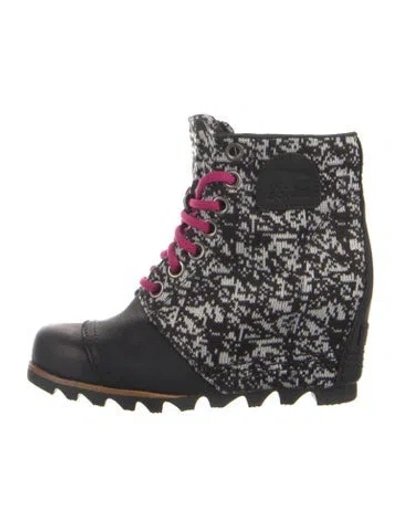 Pre-owned Sorel Printed Lace-up Boots In Black