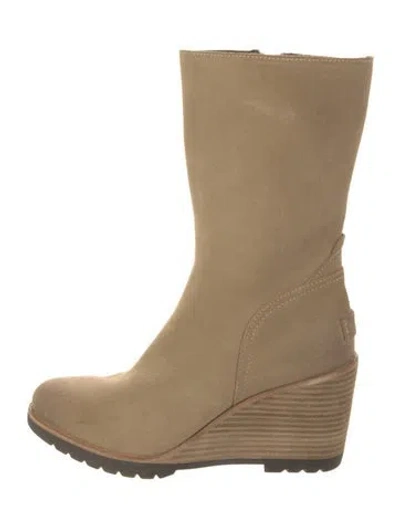Pre-owned Sorel Suede Boots In Neutral