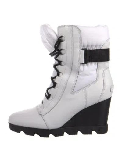 Pre-owned Sorel Suede Lace-up Boots In White