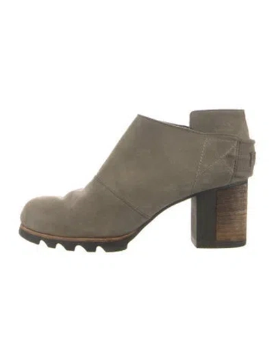 Pre-owned Sorel Suede Mules In Green