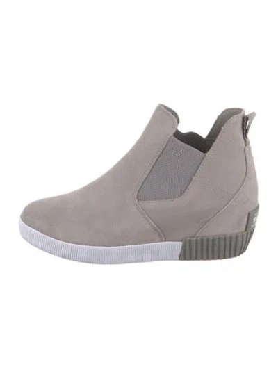 Pre-owned Sorel Suede Sneakers In Gray