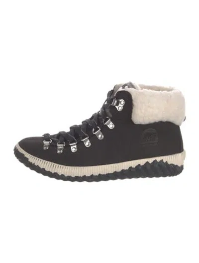 Pre-owned Sorel Suede Snow Boots In Black