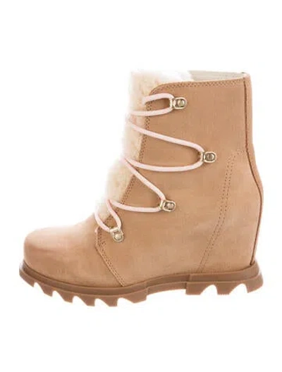 Pre-owned Sorel Suede Snow Boots In Neutral