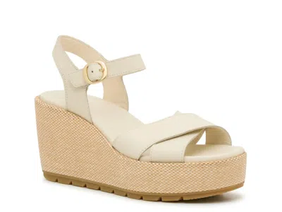 Sorel Sunpeak Wedge Sandal In Gold