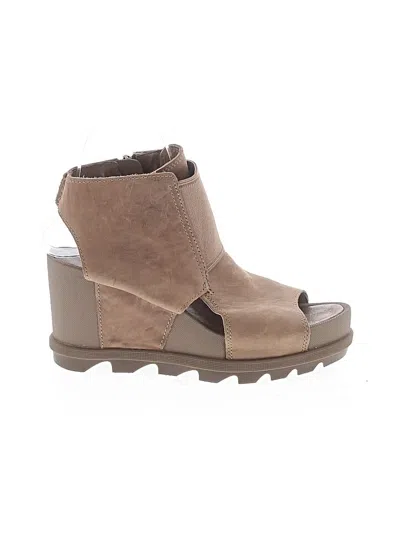 Pre-owned Sorel Wedges In Tan