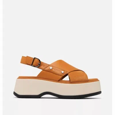 Sorel Women's Dayspring Crisscross Sandal In Cognac In Green