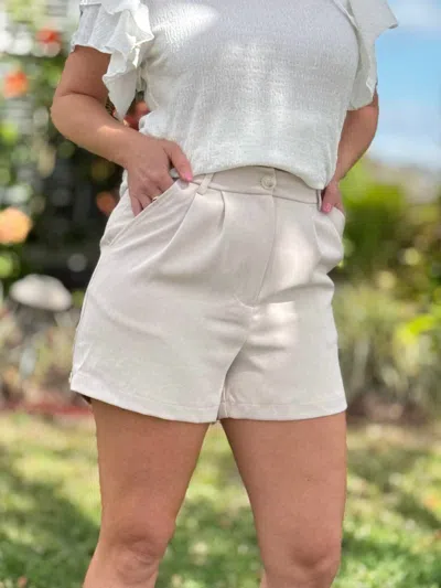 Southern Grace Ashlyn High-waisted Short In Beige In White