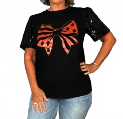 Southern Grace Boos And Bows Tee In Black