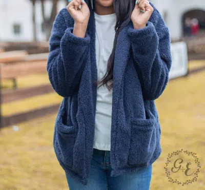 Southern Grace Oh So Soft Hooded Sherpa With Pockets Jacket In Navy In Grey