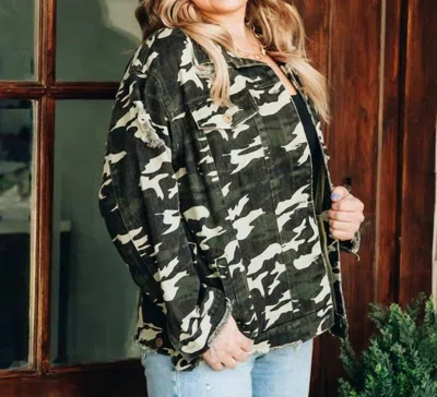 Southern Grace Right On Target Jacket In Camo In Green