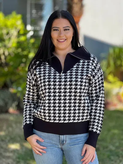 Southern Grace The Estes Park Half Zip Sweater In Black In Blue