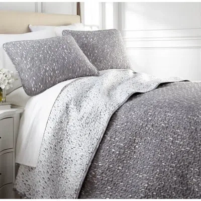 Southshore Fine Linens Botanical Leaves Collection Oversized Reversible Light Weight Quilt Set With Shams In Multi