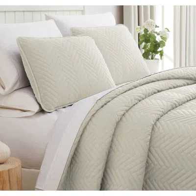 Southshore Fine Linens Chevron Quilted Oversized Lightweight Prewash Microfiber Quilt Set In Alabaster