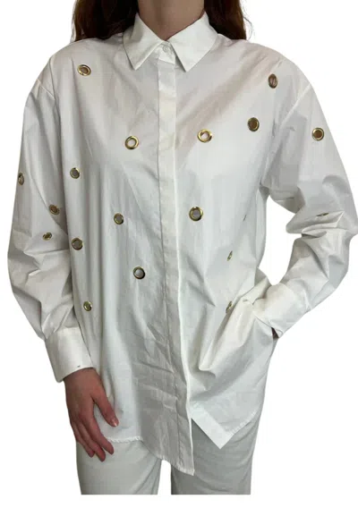 Souvenir Woman  Circles In White