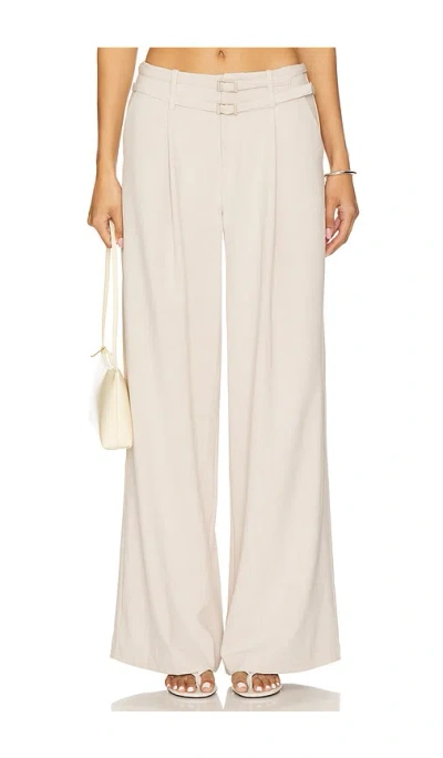 Sovere / Priya Pant In Neutral