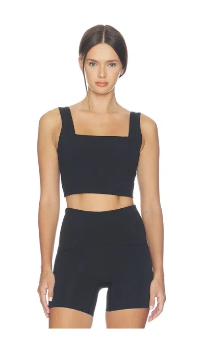 Spanx Get Moving Cropped Square Neck Shelf Tank Top In Very Black