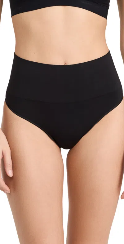 SPANX SHAPE EXTRAORDINARY THONG VERY BLACK