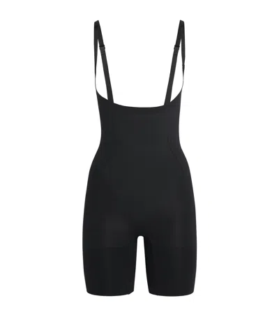 Spanx Sculpt Gofigure Open-bust Mid-thigh Bodysuit In Black