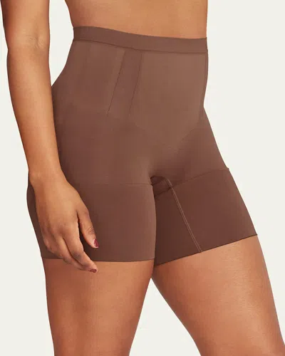 SPANX SPANXSCULPT ONCORE MID-THIGH SHORTS